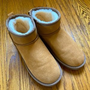 Classic Ultra Mini Boots